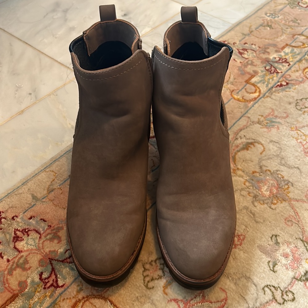 Boots - Picture 2 of 4